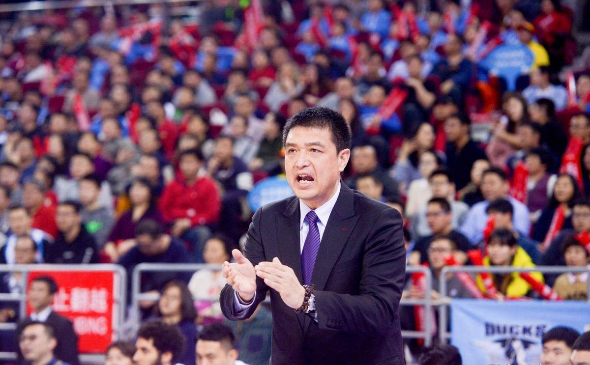 包含曝张庆鹏接替闵鹿蕾出任北控主帅休赛期将有球员变动的词条